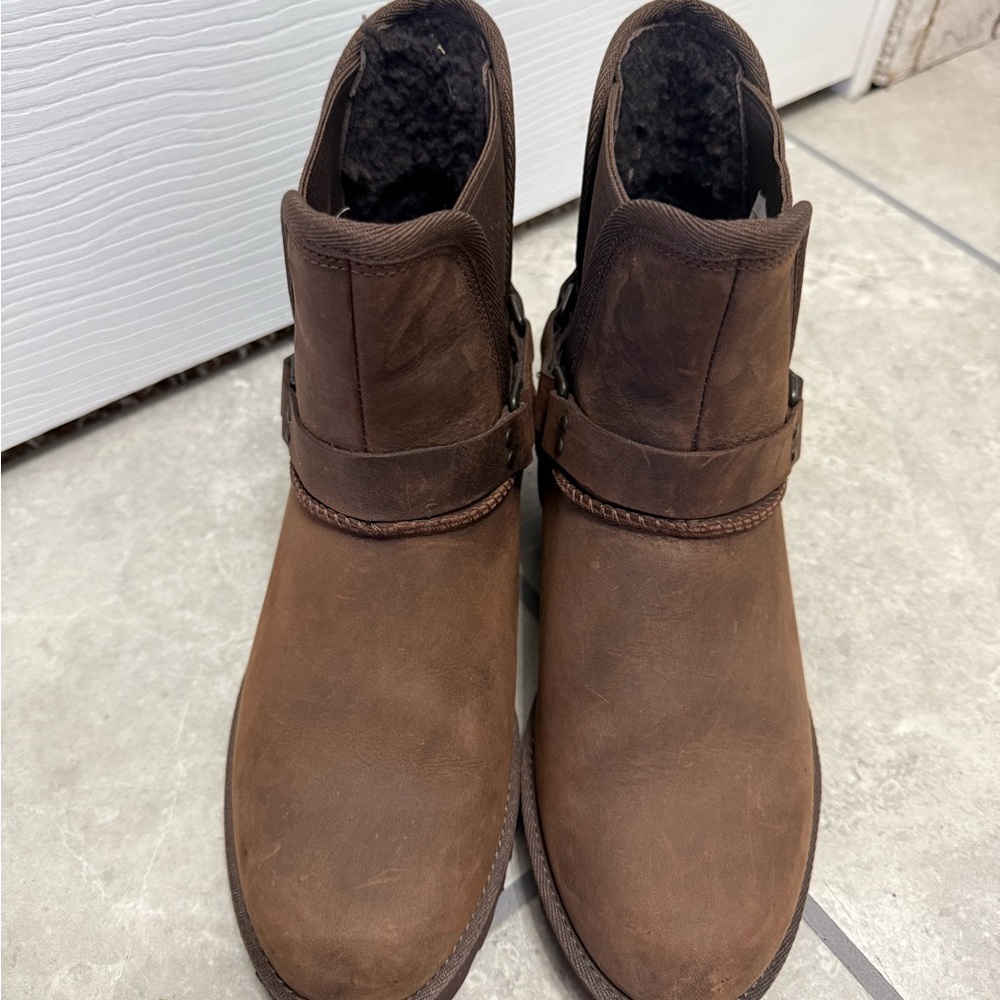 UGG Glen Chocolate Leather Ankle Boots